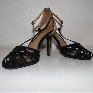 merona black pumps with gold heel